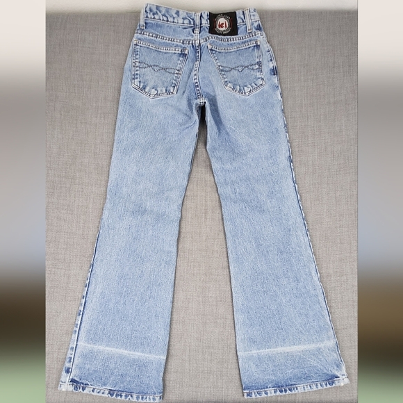 L.E.I 100% Cotton Light Wash Flare Jeans. - Picture 9 of 12